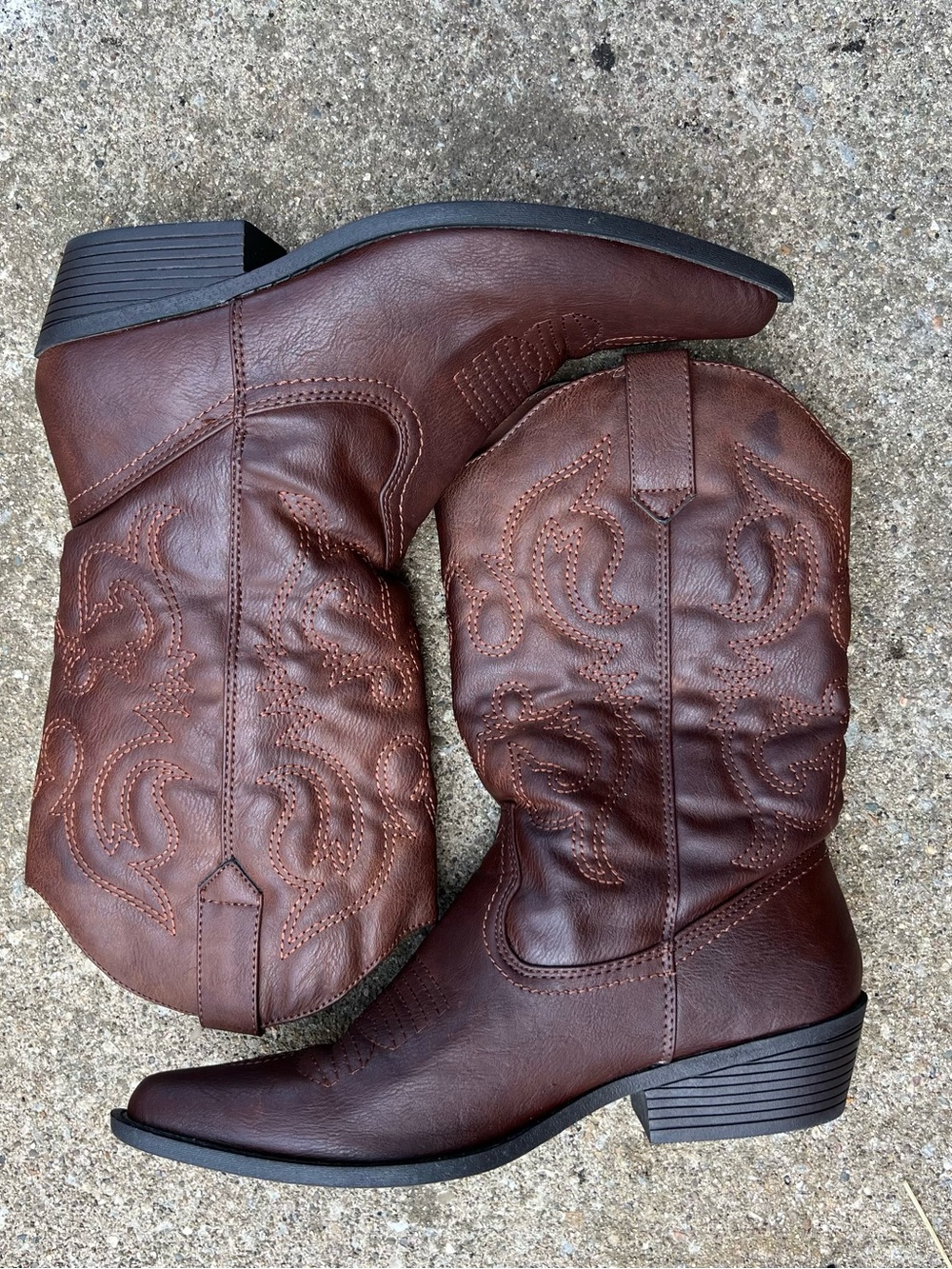 Classic Women's Brown Western Boot - Stylish Cowgirl Ankle Boot
